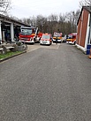 Fahrzeuge der Feuerwehr stehen auf dem THW-Gelände in Bereitschaft, Foto: THW / Christoph Willmann